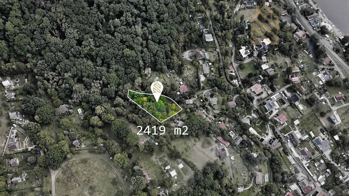 Prodej pozemku 2419 m²